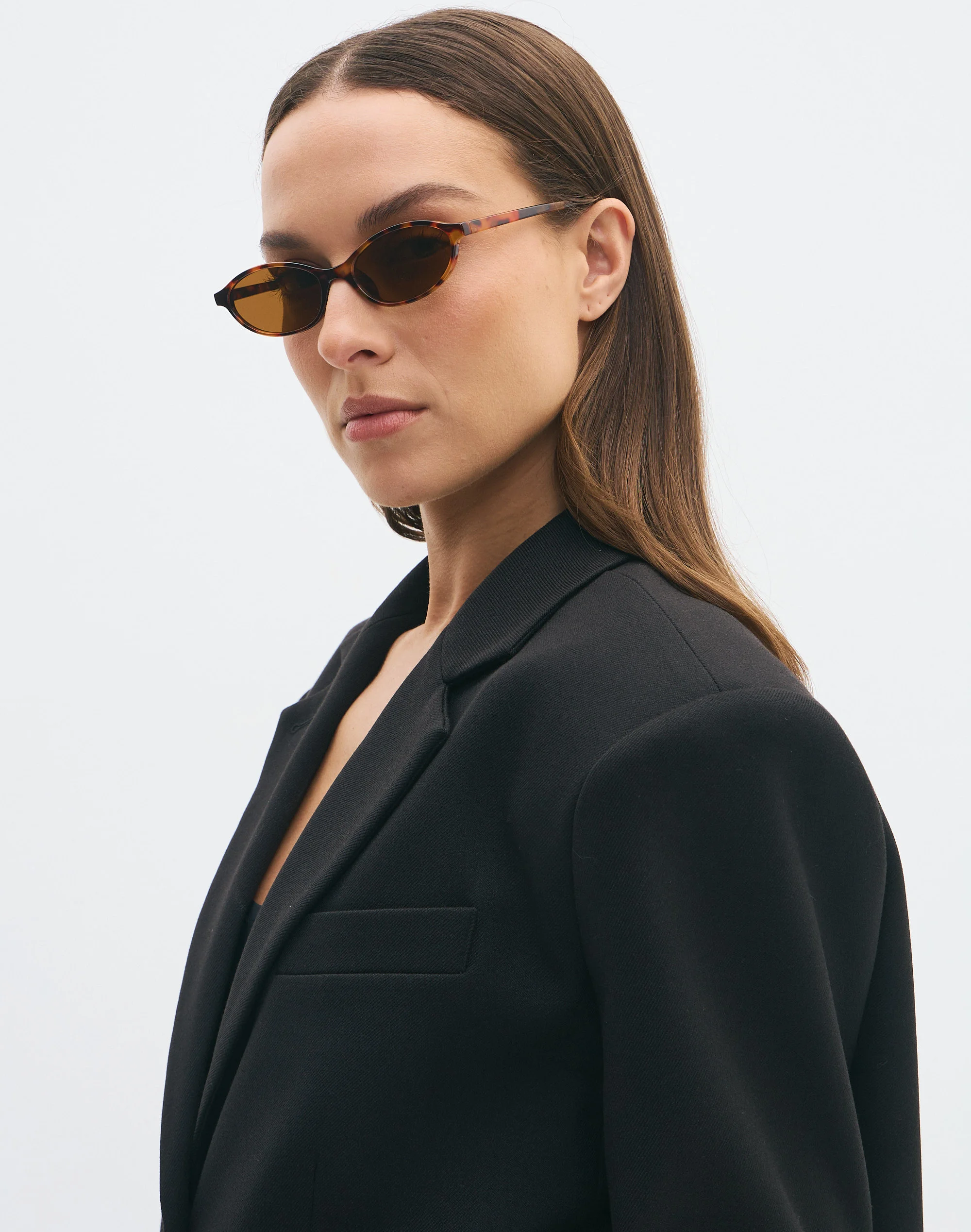Thin Oval Sunglasses Oval Sunglasses in Tort