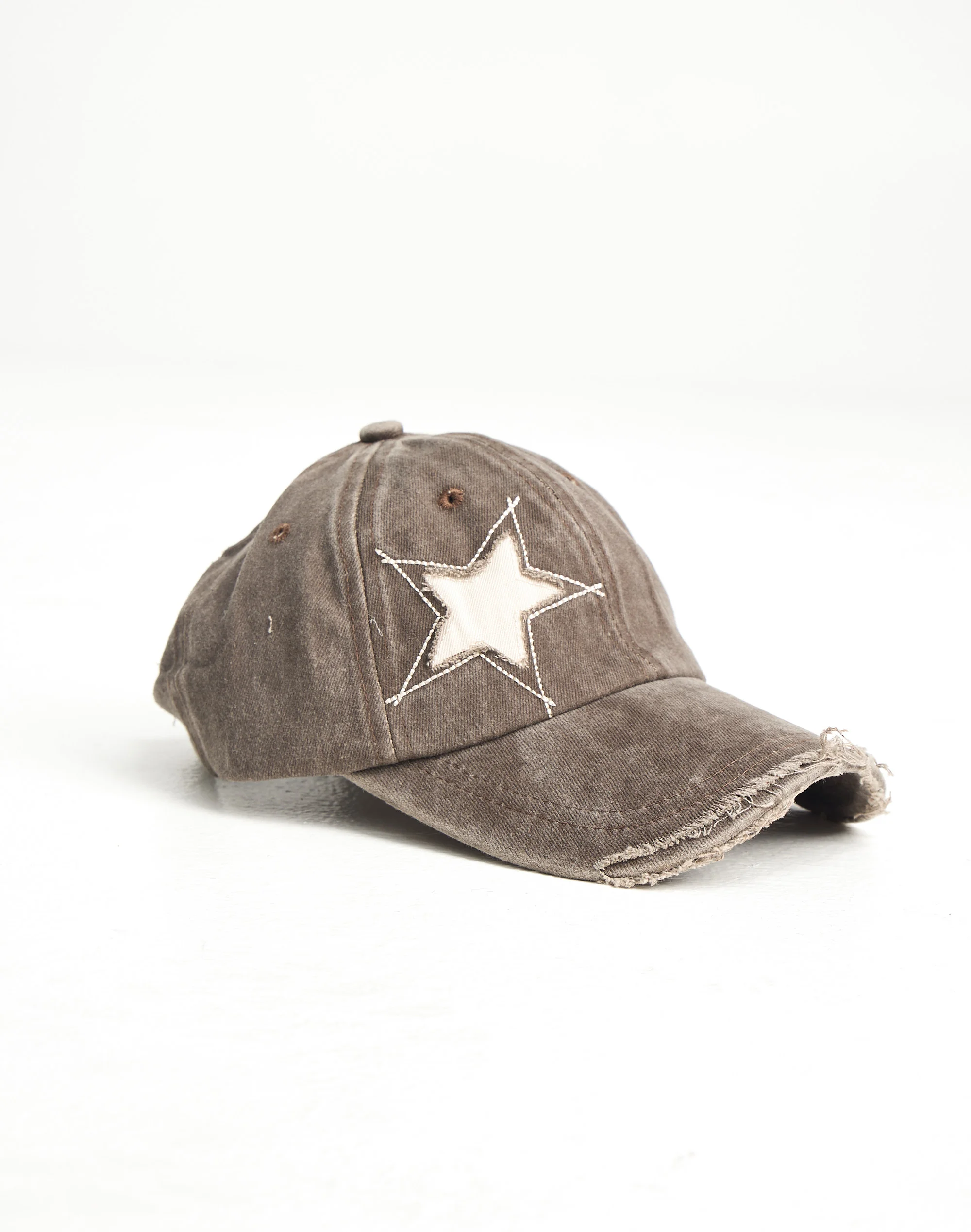 Distressed Star Cap Washed Brown X Vanilla