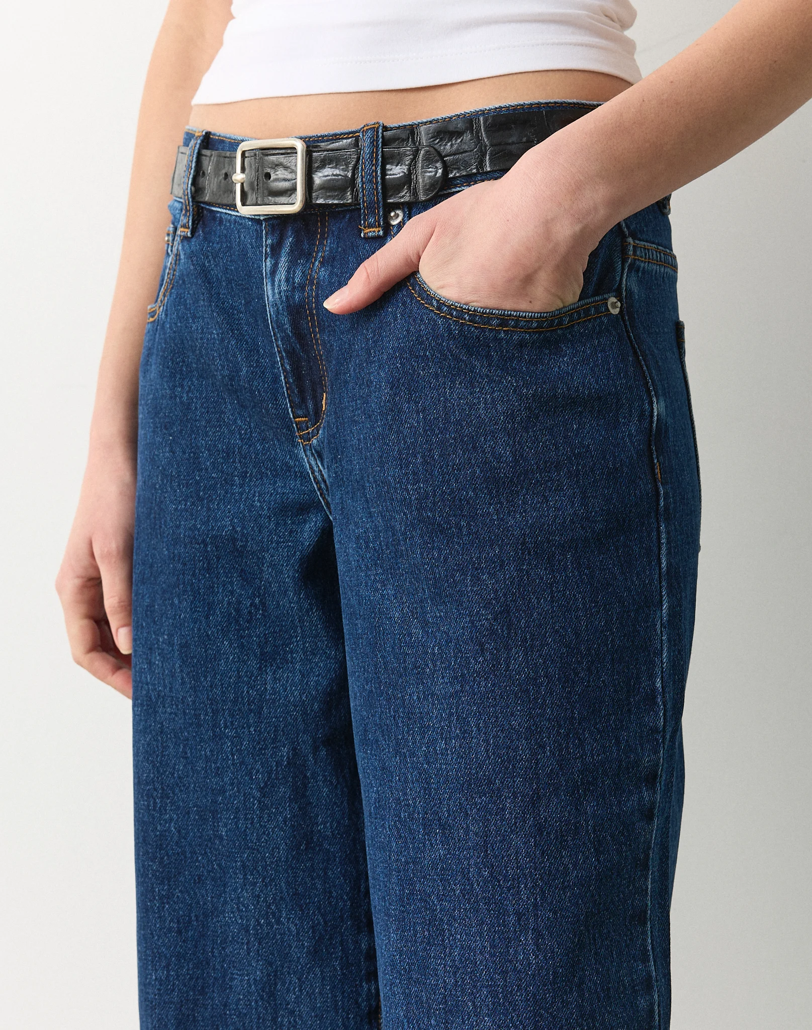 Low Rise Wide Leg Jean Billie Blue Wash