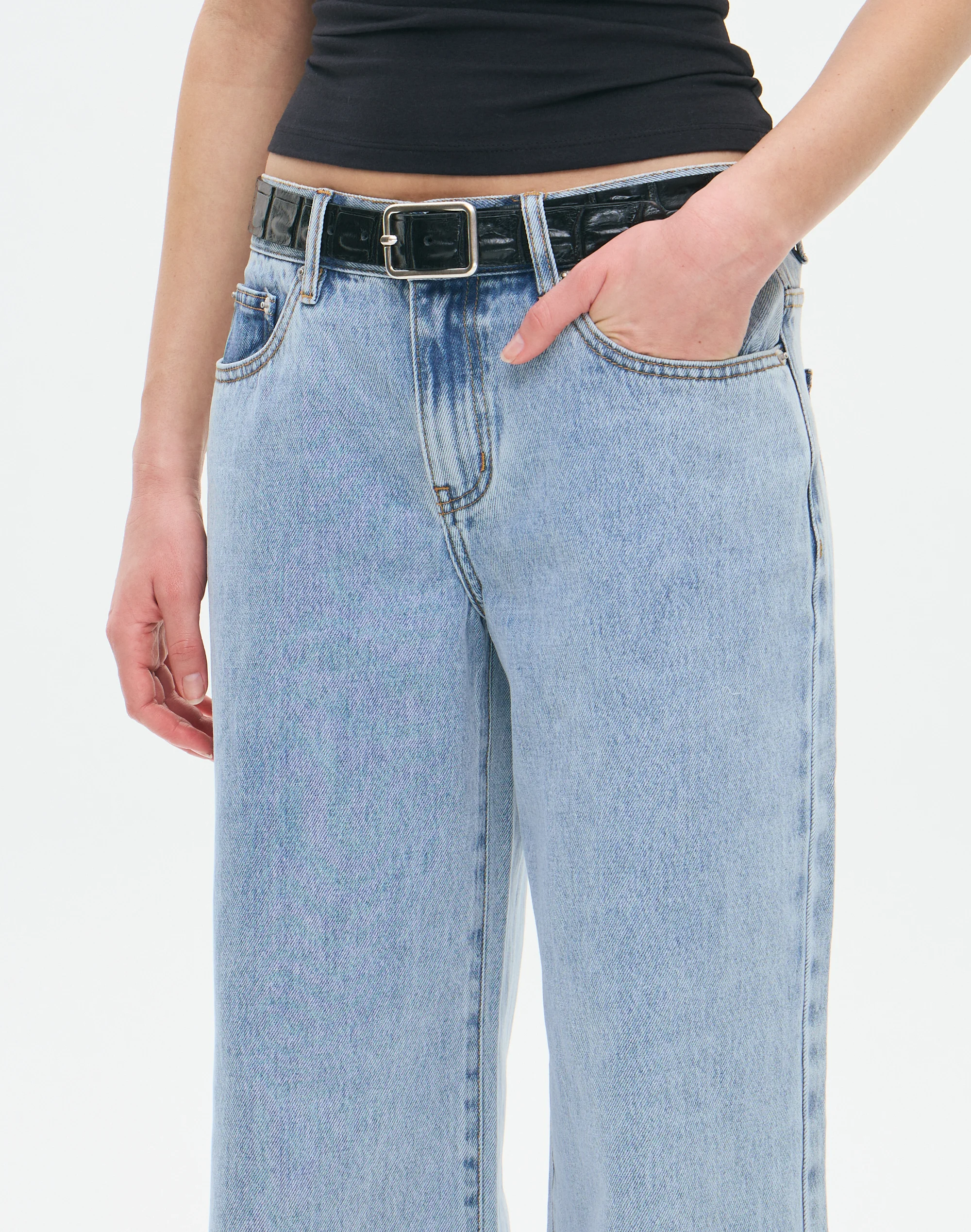 Low Rise Wide Leg Jean Light Blue Breeze
