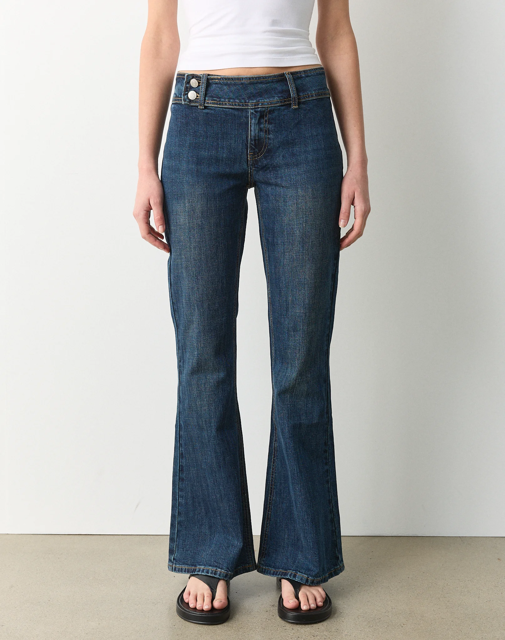 Low Rise Bootleg Jean Fleetwood Wash 01 3 Low Rise Bootleg Jean Fleetwood Wash 01