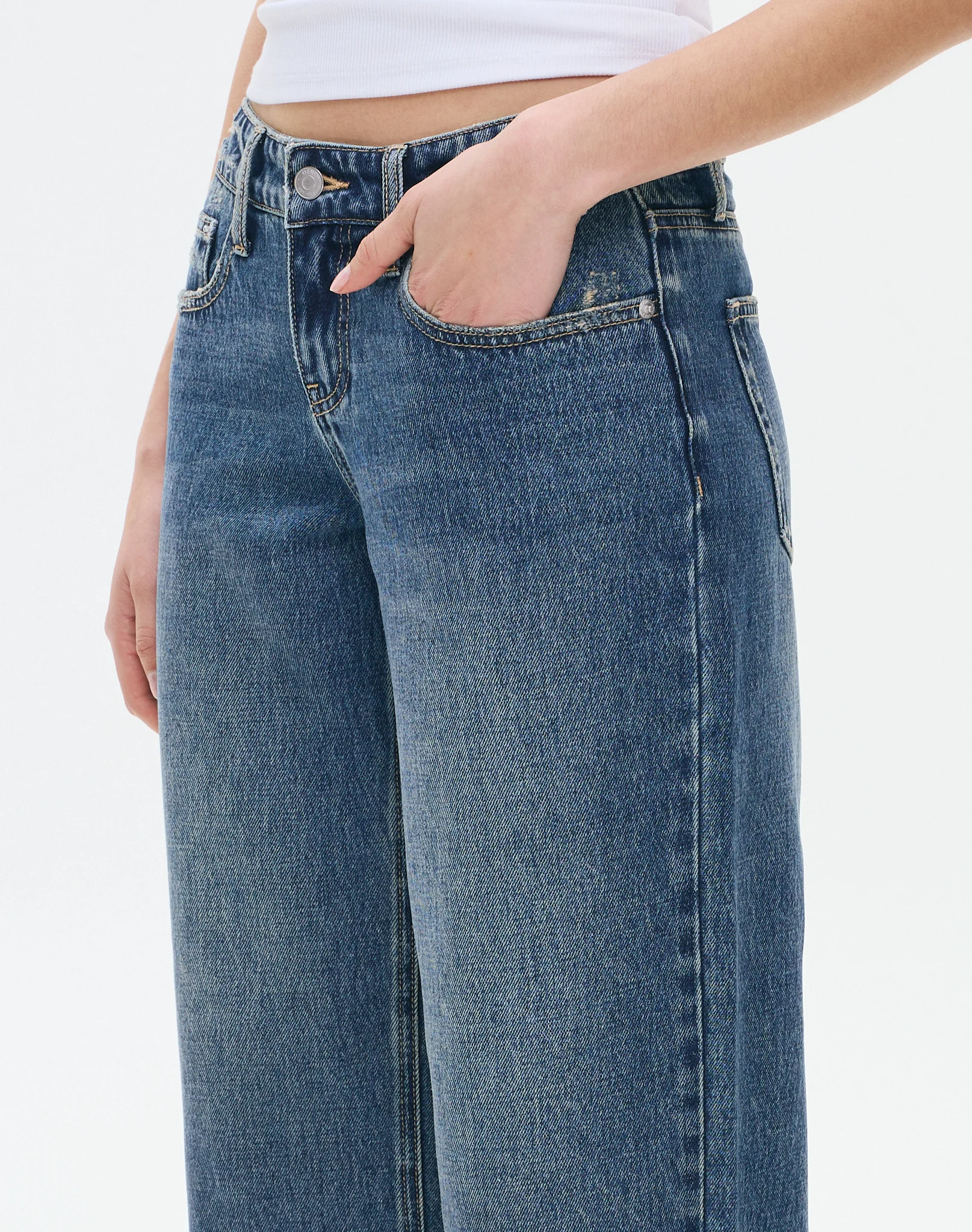 Low Rise Capri Jean Blue Haven