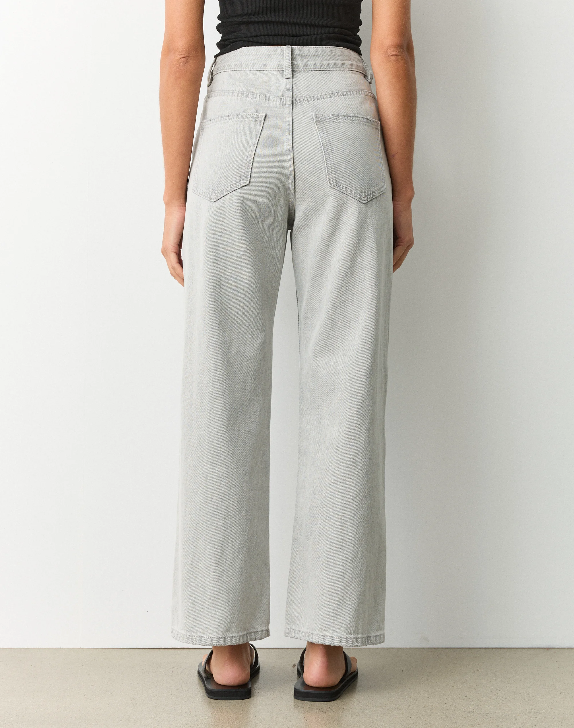 High Rise Straight Leg Cropped Jean Icey Grey Wash
