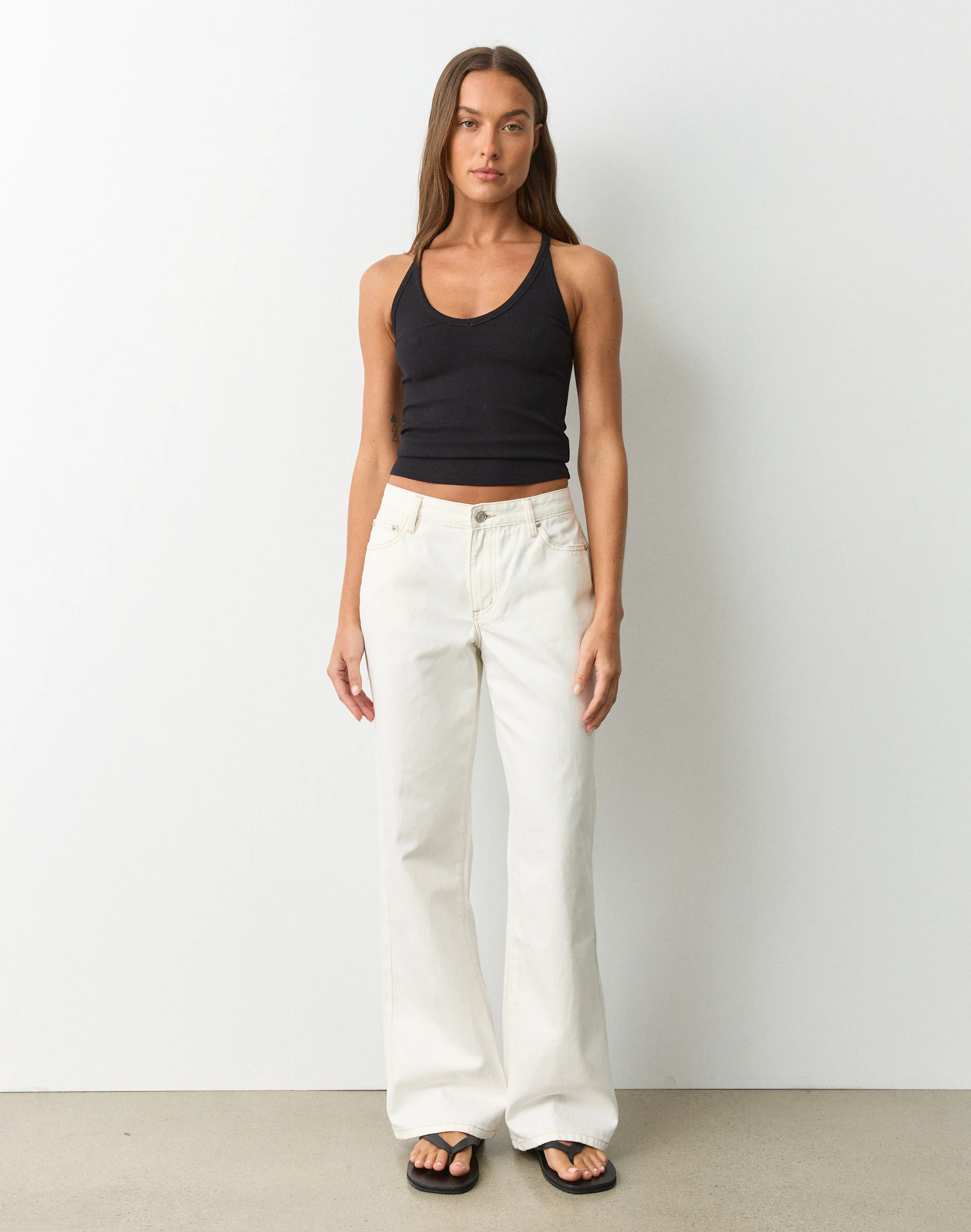 Low Rise Straight Leg Jean Milan Milk
