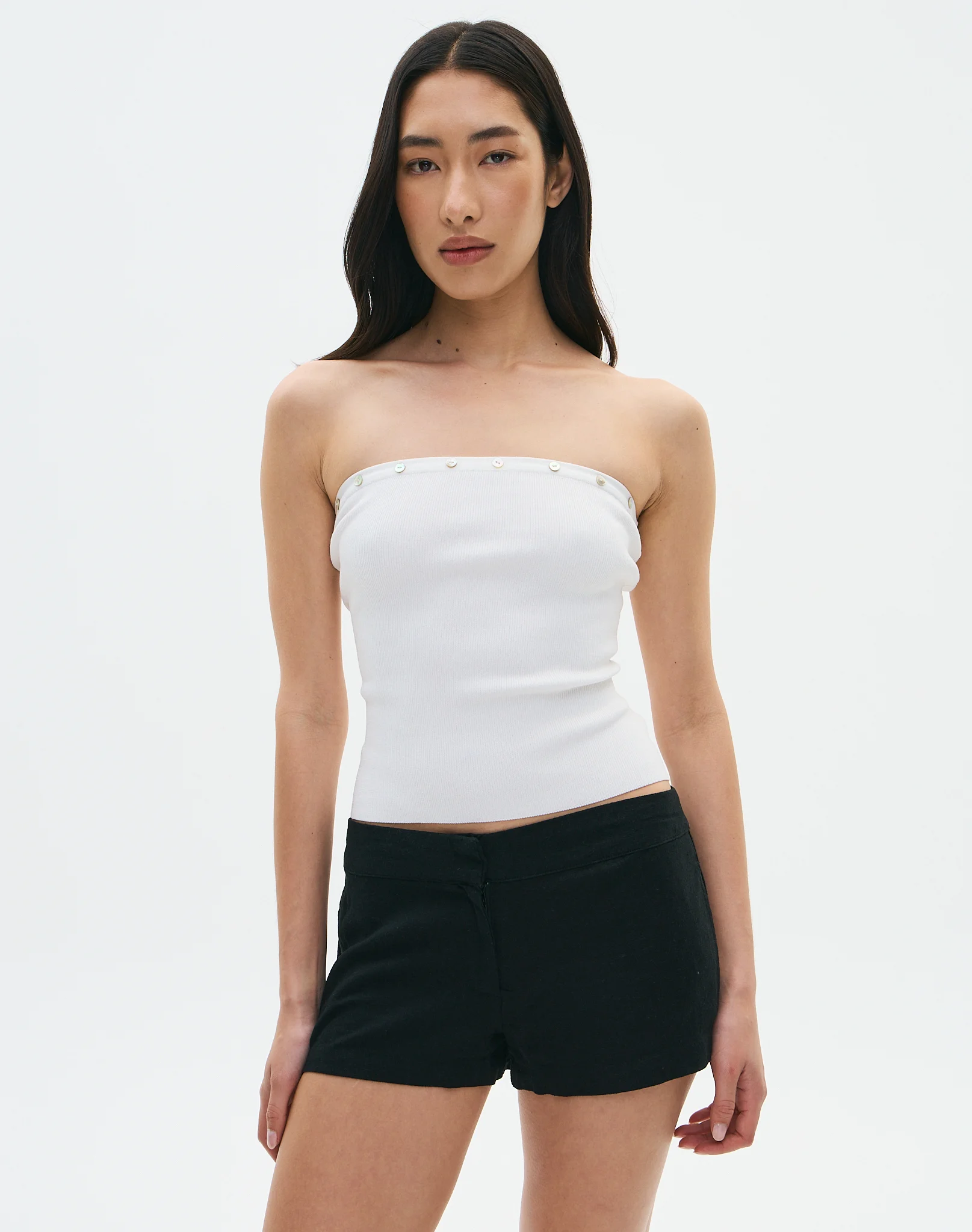 Shell Button Strapless Knit Top Milk