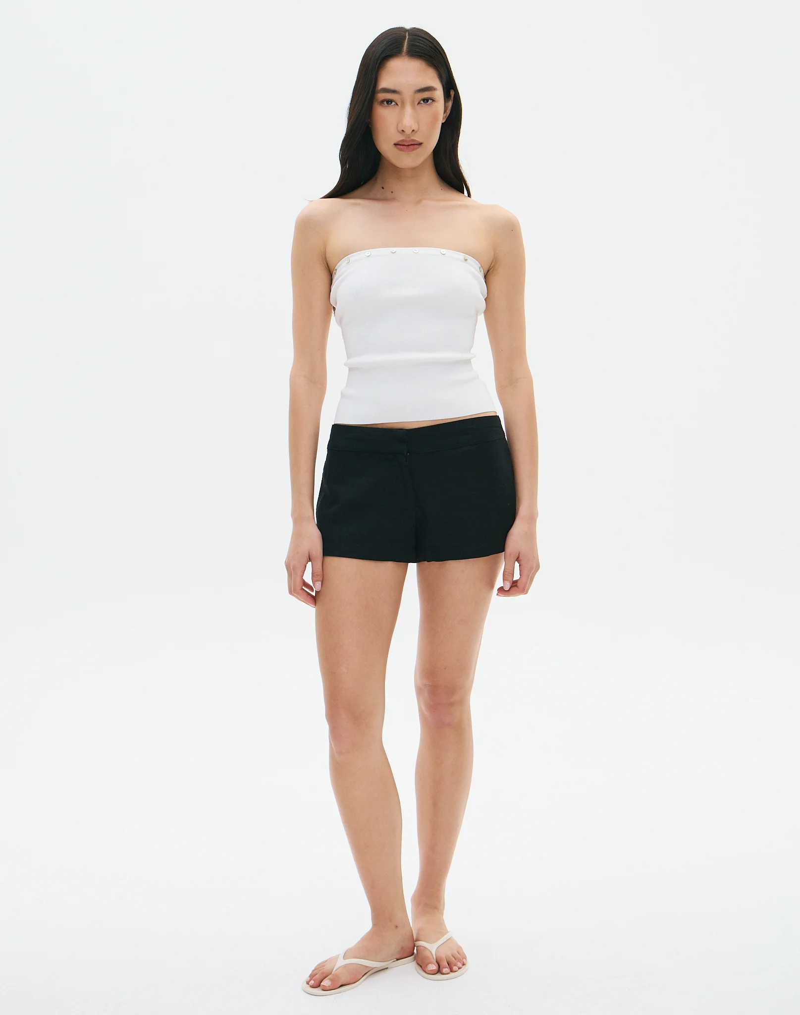 Shell Button Strapless Knit Top Milk