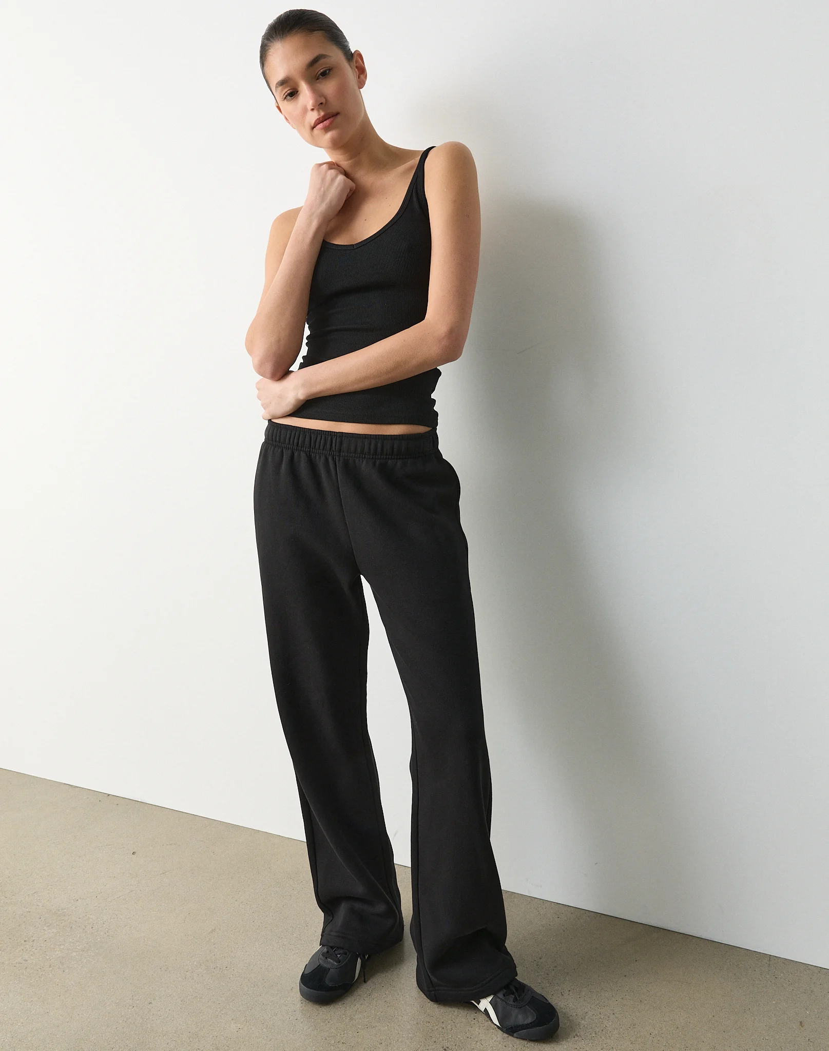 Elastic Waist Relaxed Sweatpant Black