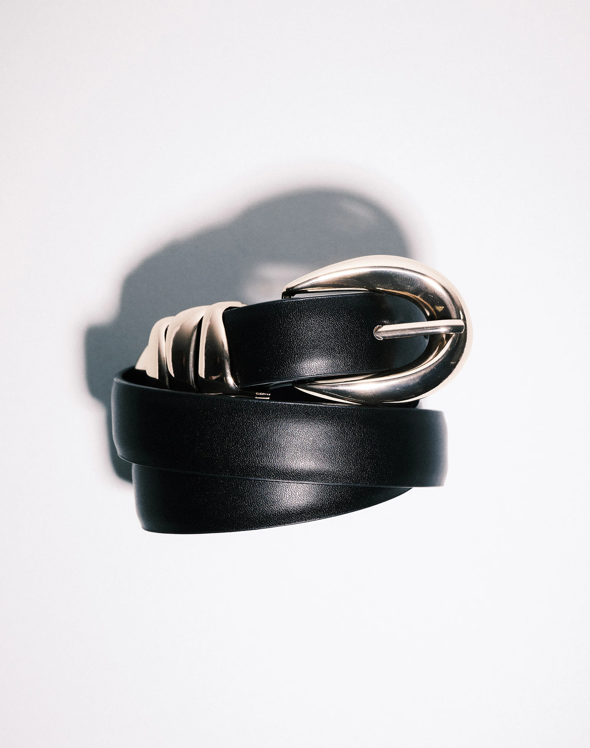 Classic Hoop Statement Belt Black X Gold