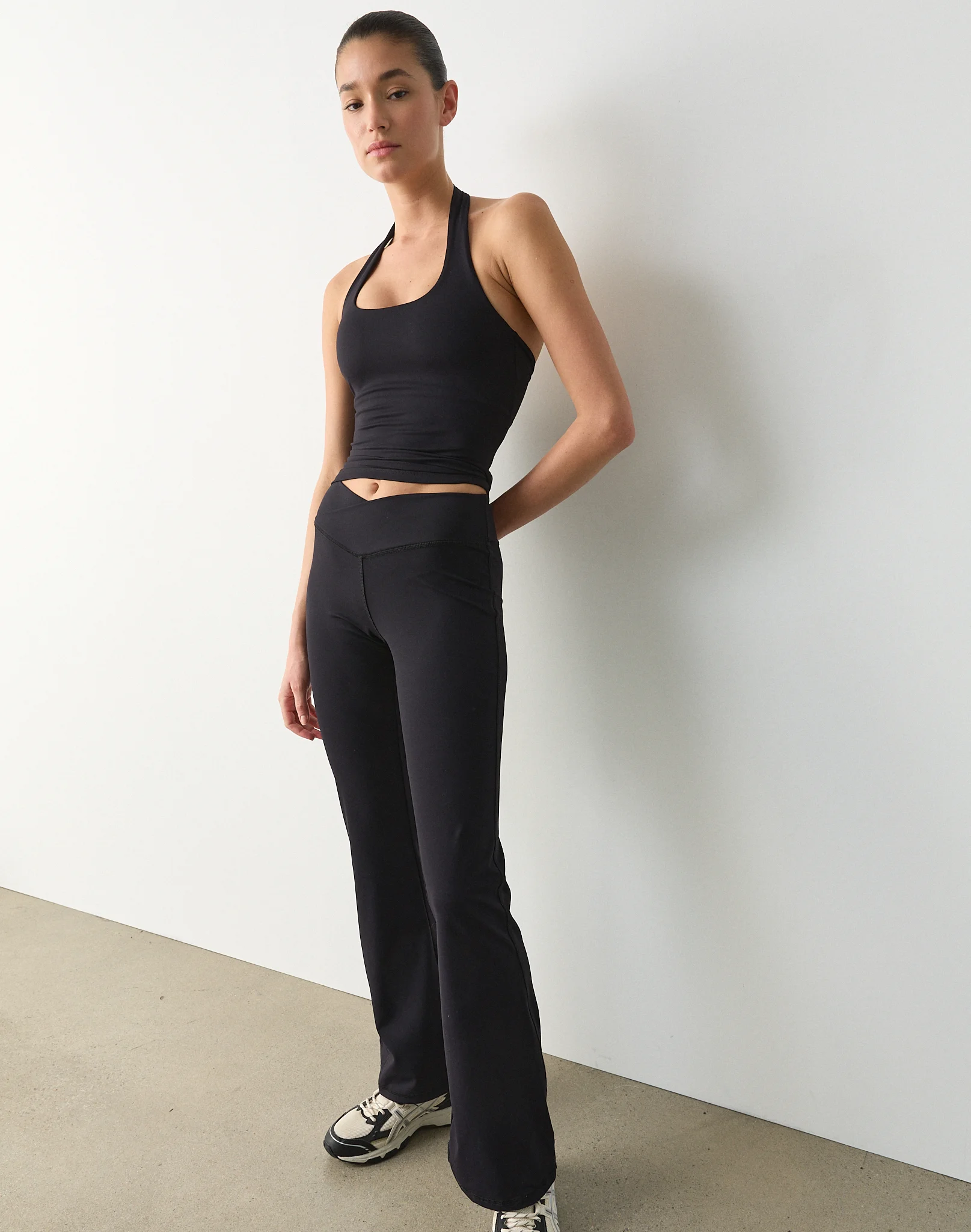 Active V Front Flare Legging Black