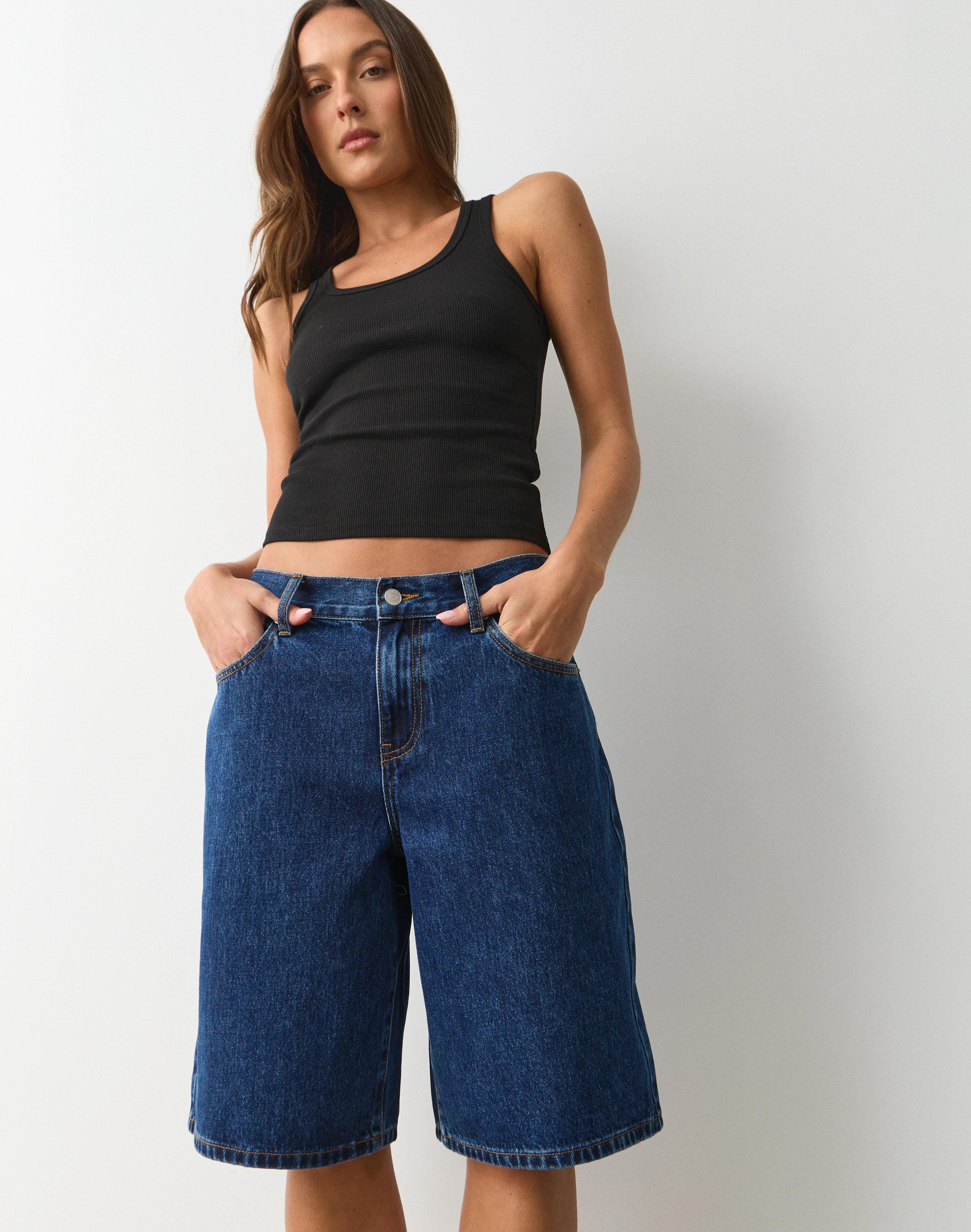 Low Rise Relaxed Denim Jort Billie Blue Wash