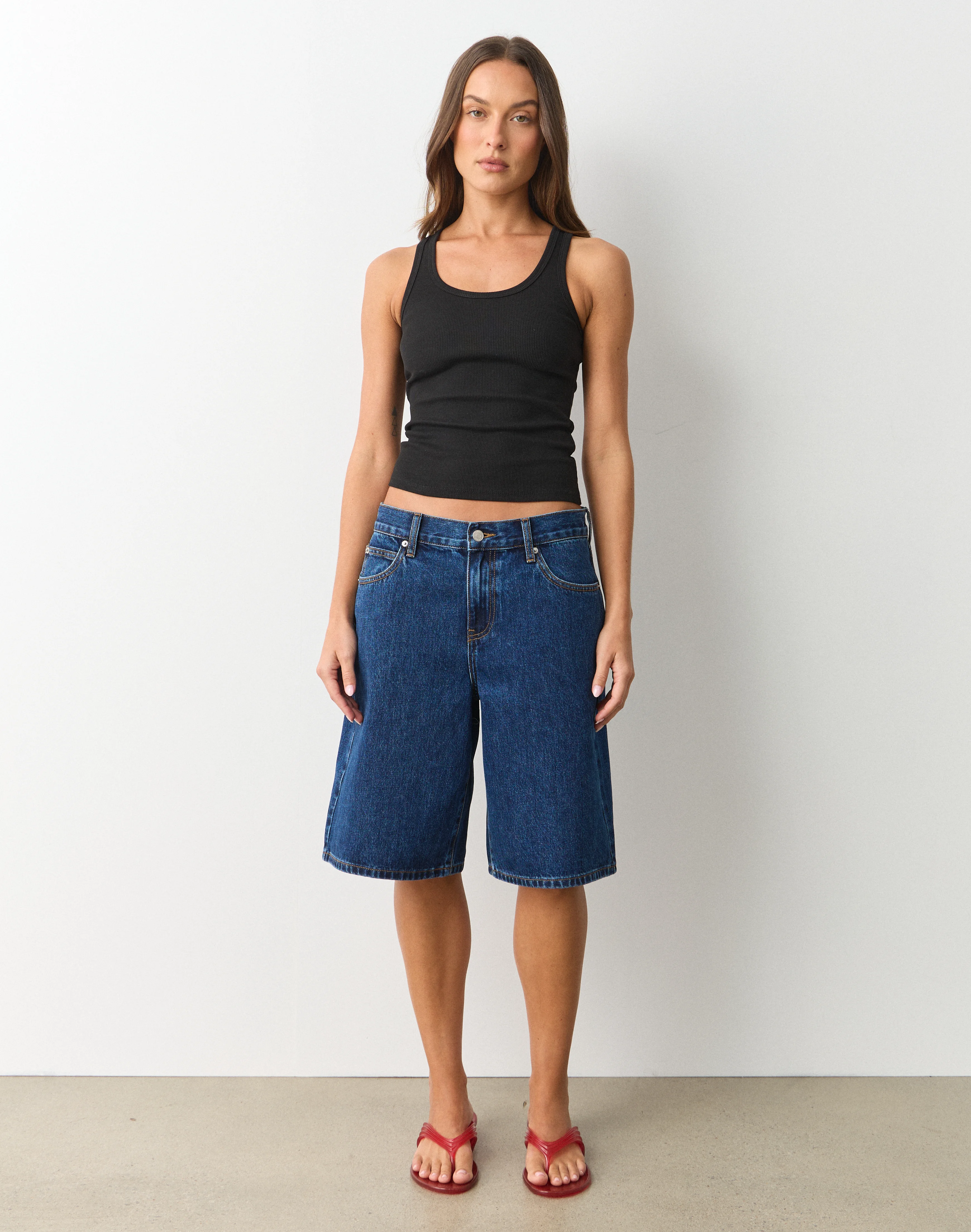 Low Rise Relaxed Denim Jort Billie Blue Wash