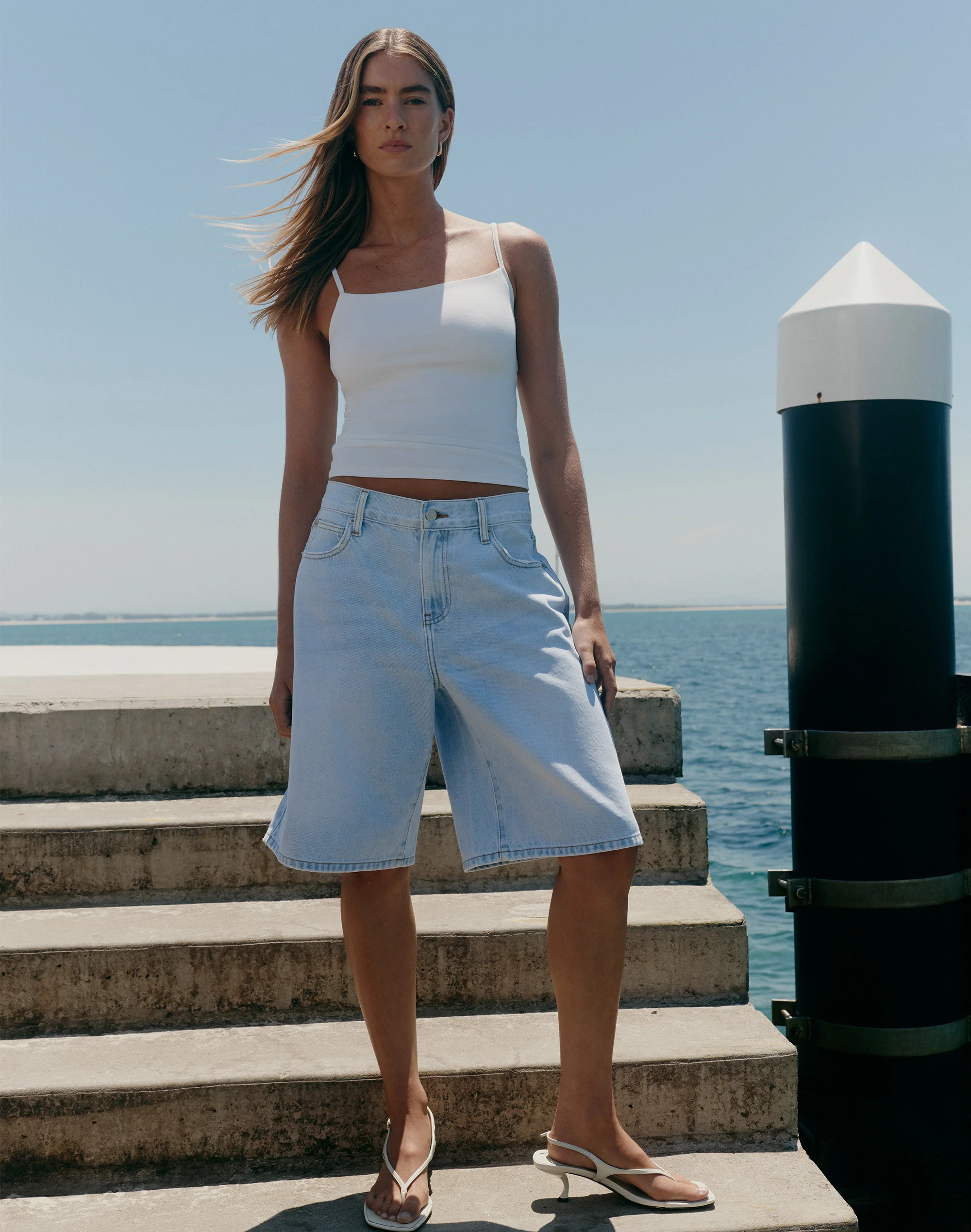 Low Rise Relaxed Denim Jort Light Laguna